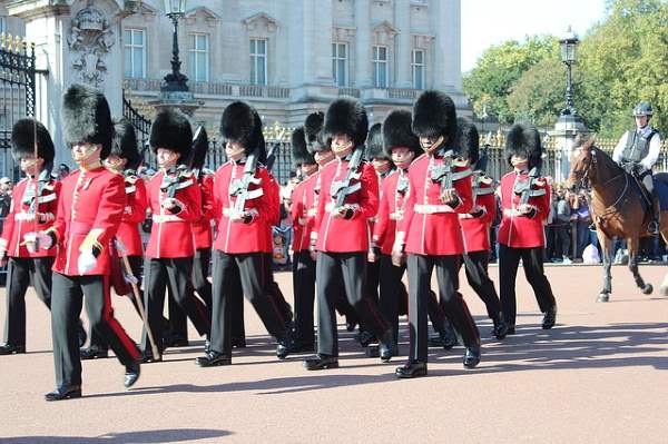 Cambio de guardia en Londres