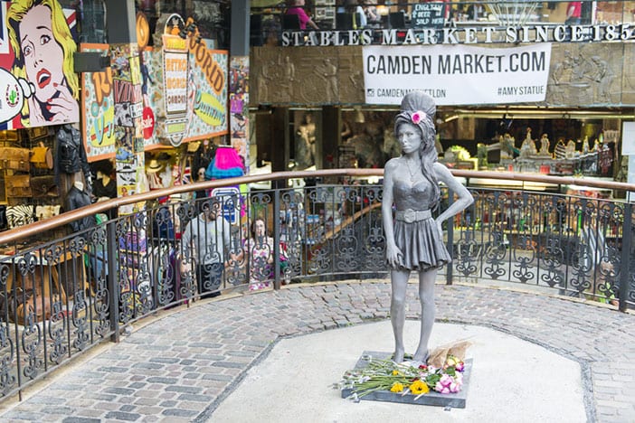 Estatua Amy Winehouse Camden Town