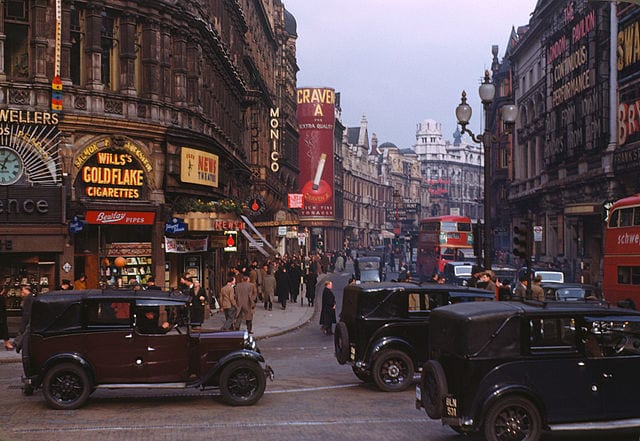 Piccadilly Circus - Shaftesbury Avenue