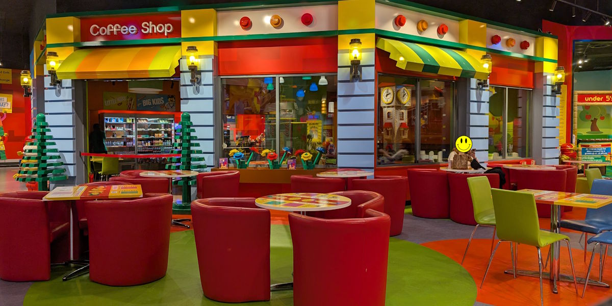 legoland discovery centre birmingham cafetería