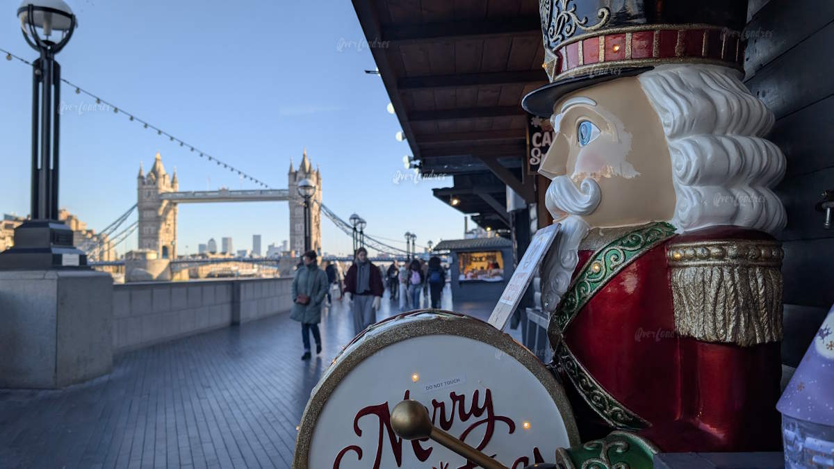 Mercadillo de Navidad en Londres Winter by the River