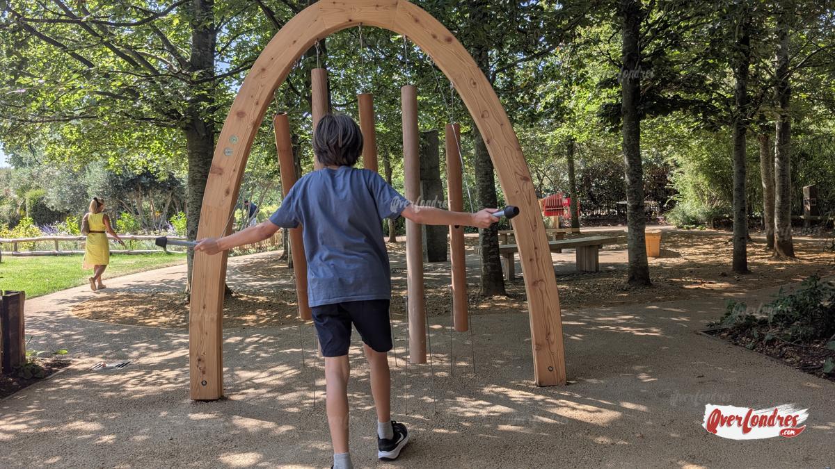 Camino sensorial e Intrumentos musicales del parque